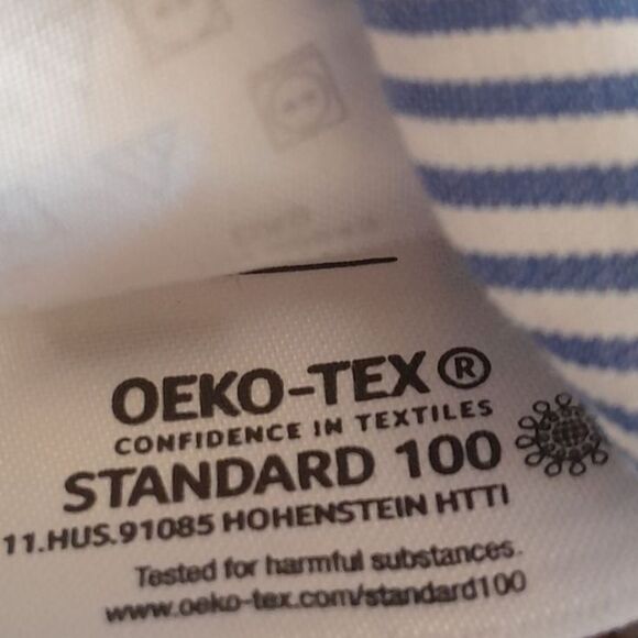 Van Heusen Relax Fix, Easy Care, Button up Shirt Medium - Picture 9 of 17